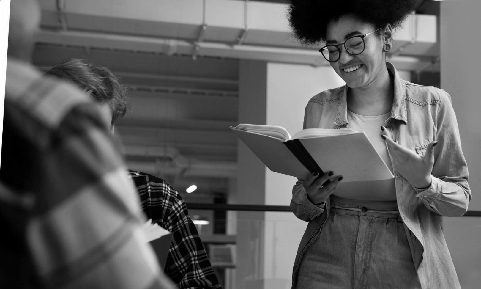 Análisis detallado de estrategias de ajuste presupuestario con ejemplos prácticos